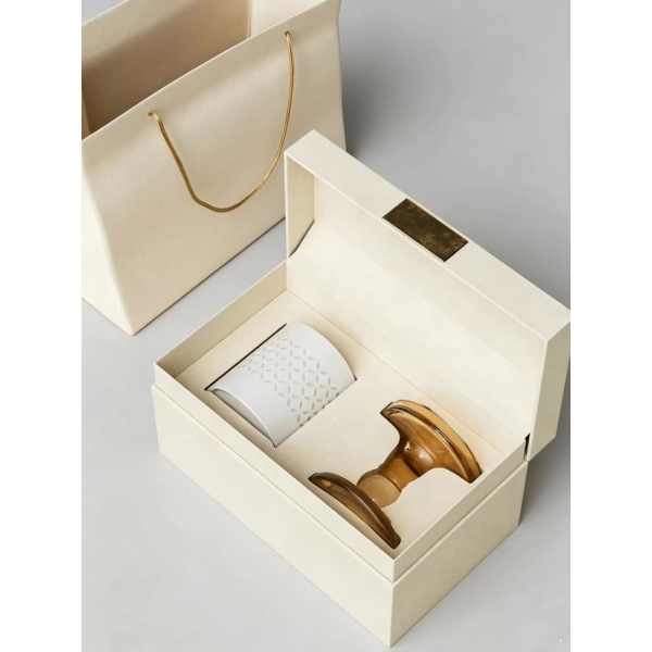 Luxury Beige Scented Candle Gift Box for Gifting