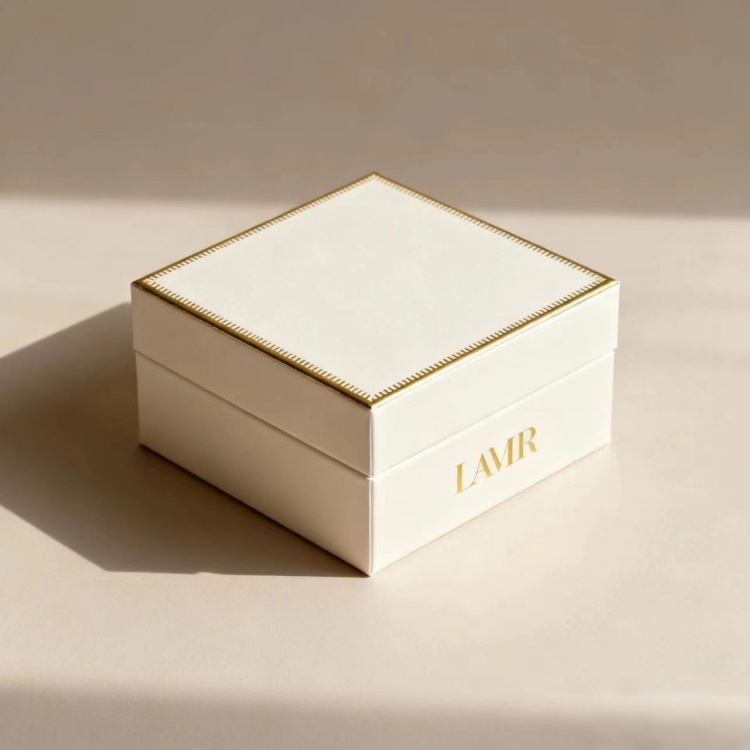 1790251109844627.jpg Custom Luxury Rigid Gift Box with Gold Foil Logo-2.jpg