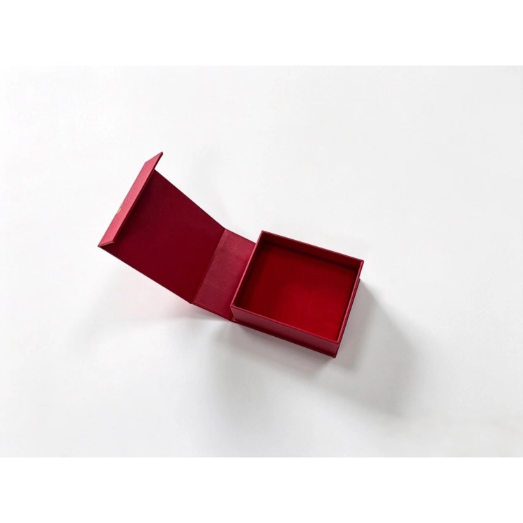 1790858857395951.jpg Custom Red Book Style Rigid Gift Box-2.jpg